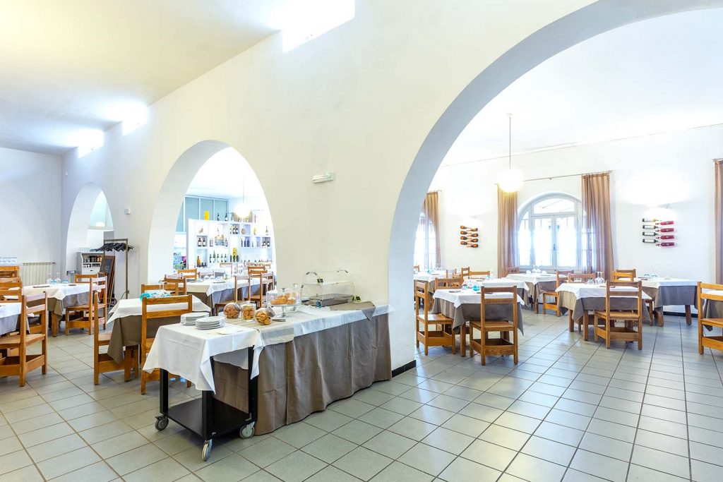 Meli-hotel-Castelsardo-archi-ristorante